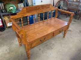 Entry bench with storage drawers 