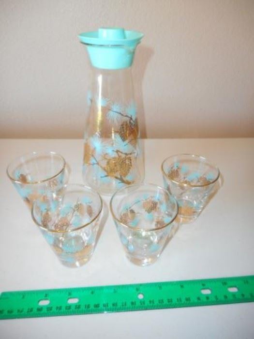 Vintage juice set with pitcher and 4 glasses https://ctbids.com/#!/description/share/139203