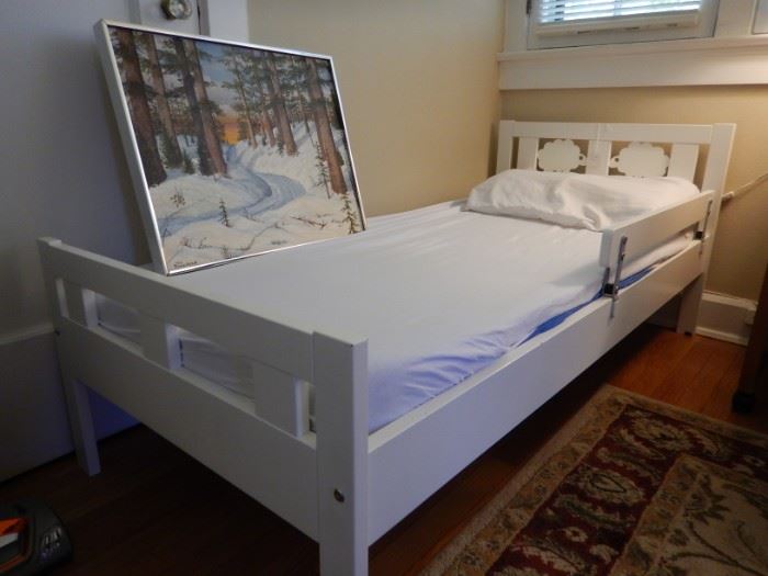 CHILDS BED