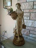 statue of woman