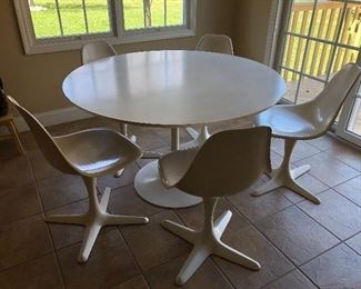 Authentic Mid Century table and 5 chairs