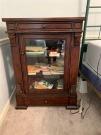 #4 cabinet glass front and side display cabinet 3 shelves and 1 drawer30x18x41 $120.00