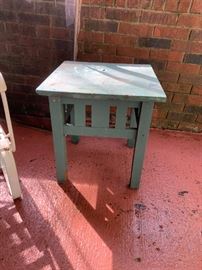#35 green wood end table $10.00