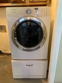 #39 frigadaire washer /Dry front load on stand as is $200.00