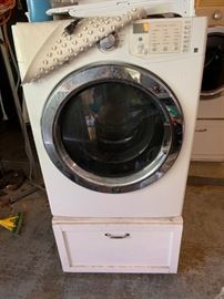 #39 frigadaire washer /Dry front load on stand as is $200.00