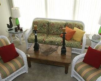 LIKE NEW - WICKER PORCH OR SUNROOM