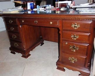 Lexington Desk