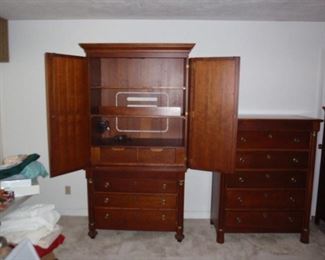 Lexington Bedroom entertainment with drawers