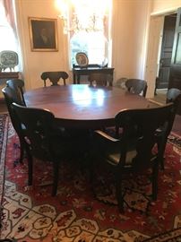 Circa 1900 Empire style extension dining table and eight chairs, six sides and two arm chairs