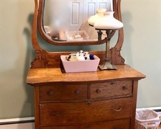 Oak dressers with mirror 