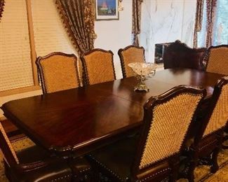 GORGEOUS FORMAL DINING TABLE AND 8 CHAIRS