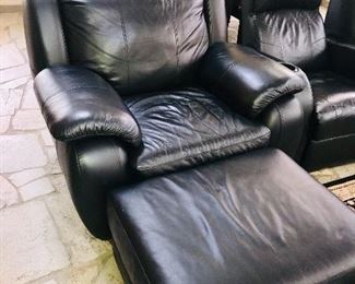BLACK LEATHER THEATER CHAIRS
