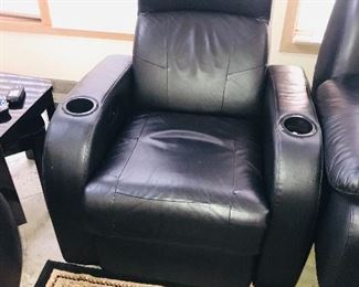BLACK LEATHER THEATER CHAIRS