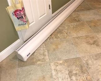 DA-LITE HOME THEATER / CINEMA ELECTRIC LIFT SCREEN