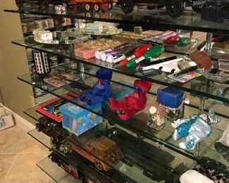 COLLECTIBLE MODEL CARS AND TRAINS