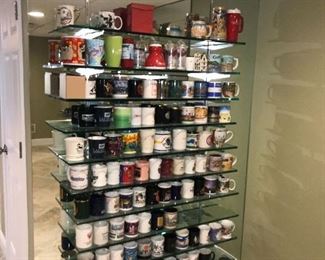 LARGE COLLECTION OF MUGS AND CUPS