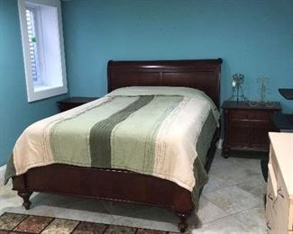 QUEEN SIZE BED WITH TWO NIGHTSTANDS
