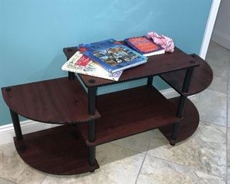 ENTERTAINMENT STAND 