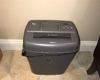 PAPER SHREDDER 