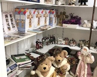 BEAUTIFUL HOLIDAY DECORATIONS