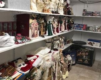 BEAUTIFUL HOLIDAY DECORATIONS