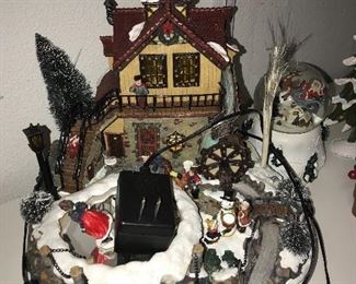 BEAUTIFUL HOLIDAY DECORATIONS