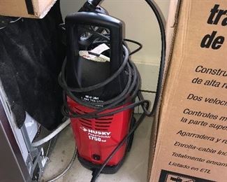 HUSKY 1750 PSI POWERWASHER / PRESSURE WASHER