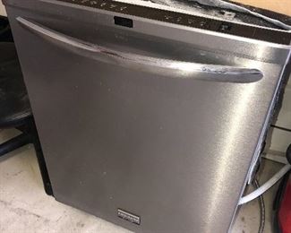 FRIGIDAIRE GALLERY DISHWASHER



