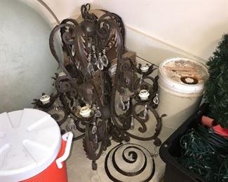 LAMPS / CHANDELIERS / LIGHT FIXTURES