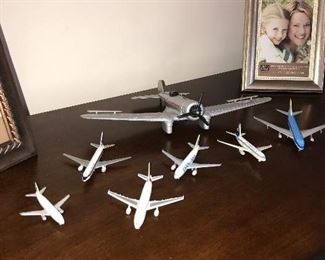 METAL MODEL AIRPLANES