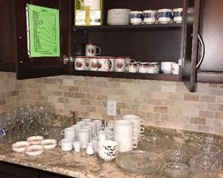 KITCHENWARE, BAKEWARE, POTS AND PANS, TUPPERWARE, TEA SETS, MUGS AND MORE