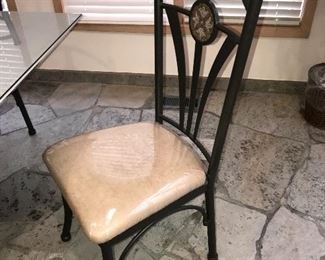 6 TRADITIONAL CHAIRS