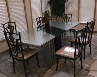 6 TRADITIONAL CHAIRS