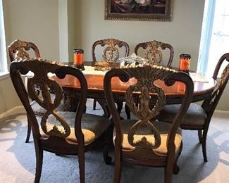 BEAUTIFUL ORNATE OVAL DINING TABLE WITH 6 CHAIRS