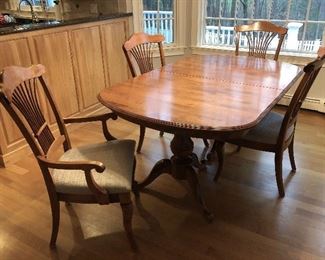 Nichols and Stone Kitchen table with 2 leaves and 6 Chairs
