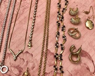 All sorts of nice baubles!