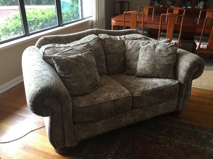 Loveseat 