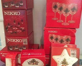 Nikko Xmas china & glasses