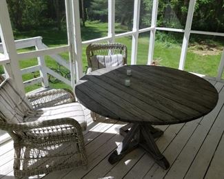 Kingsley Bate outdoor table w/ 2 chairs