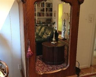 1890-1900 Quartersawn Oak Mirrored Armoire