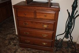 chest of drawers