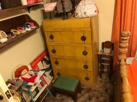 matching chest of drawers