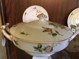 Lovely Golden Rose by Lynmore Covered Dish 