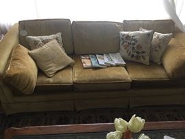 Beautiful Mid Century Modern Gold Velvet Sofa With 4 Accent Pillows