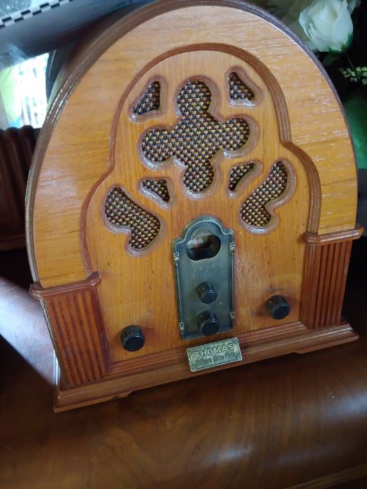 Antique reproduction radio