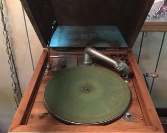 Antique Rich-Tone Victrola
