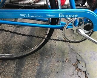 Schwinn Deluxe Breeze Bike