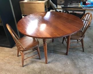 Child’s table & chairs