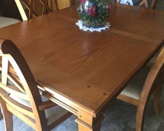 Solid wood Dinette-leaf/6 chairs (Available for Pre-sale)