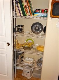 cookbooks, kitchen bakeware